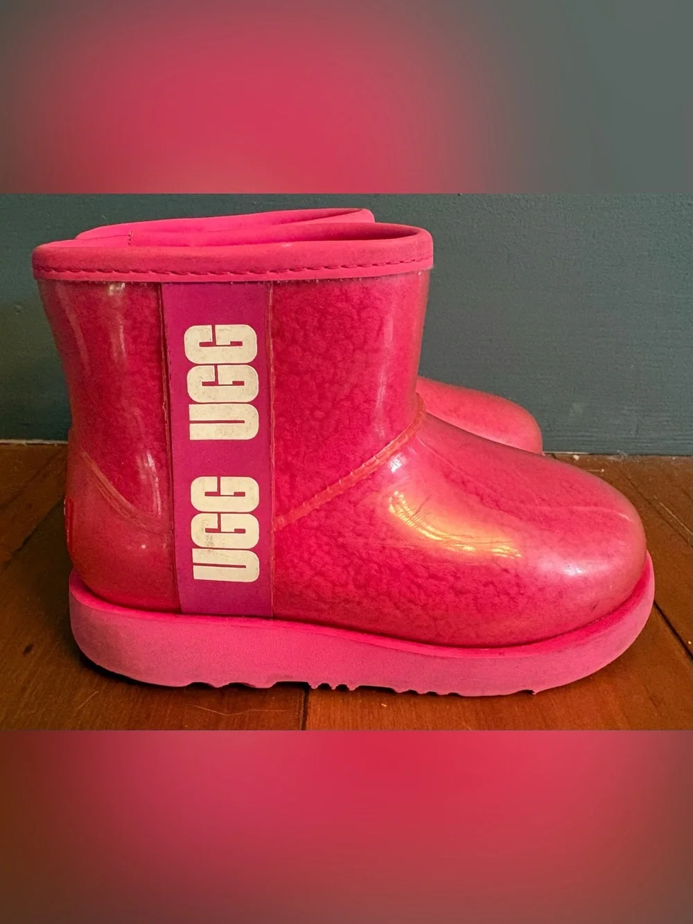 UGG Classic Clear Mini Boots Girls Size 11 Taffy PINK Sheepskin Waterproof